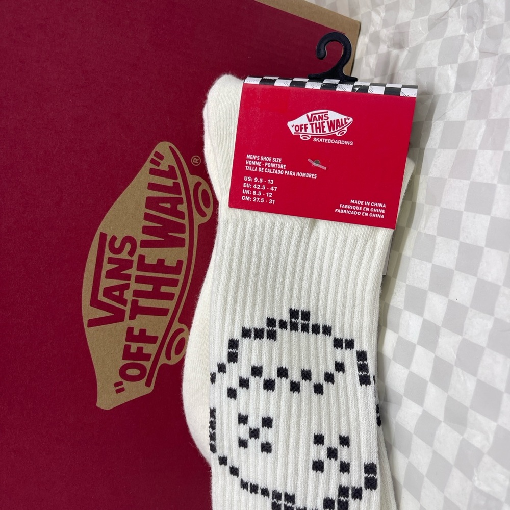 Vans Designer Logo Sport Skater Surfer Crew
Cut Socks 
Clay Crew Socks (1 pair) - Picture 12 of 16